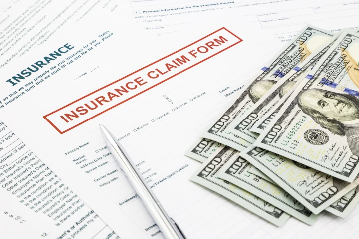 how do health insurance companies pay claims in Mexico